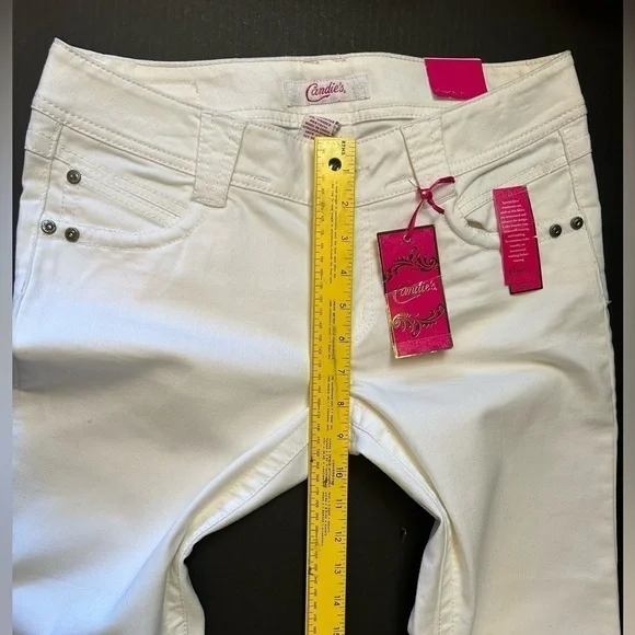 Candie’s white boot cut jeans with embroidered pockets NWT Sz-9 U19 - Picture 7 of 8